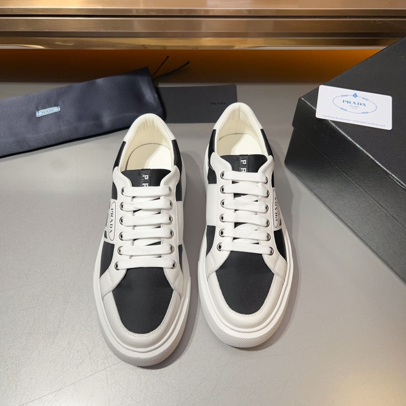 Pra*a casual shoes
